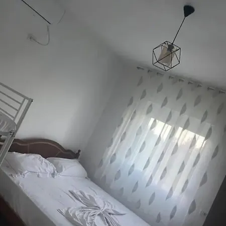 Oasis Guest house Baks-Rrjoll
